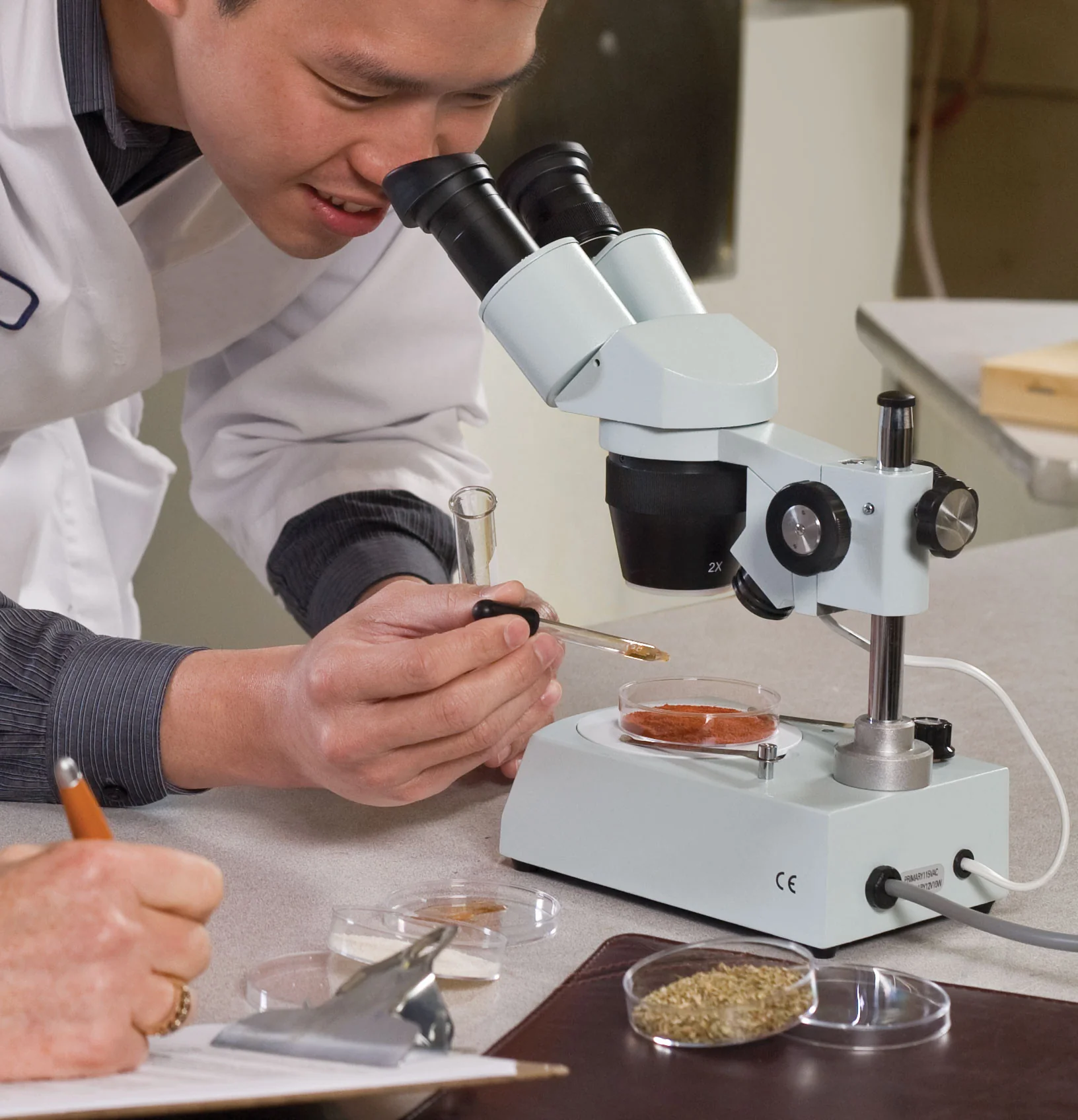 Advanced Stereo Microscope - Image 2