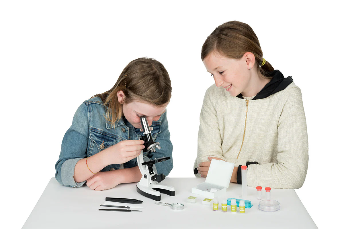 Celestron Kids 28 Piece Microscope Kit - Image 6